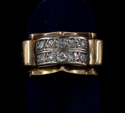 null Ring in 18k yellow gold with white stone paving on 2 rows, weight : 4,6 g.