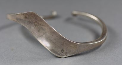 null MONIQUET

Torque bracelet in silver 800°/°°, signed, pds: 25,8 g.