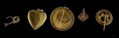 null Lot en or jaune 18 k : une broche ronde et perles (pds brut : 2,7g.), broche...