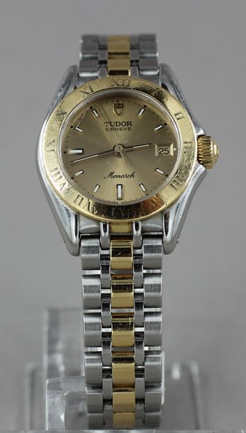 null TUDOR 

BRACELET WATCH WITH WOMEN'S ROUND WATCH, "Monarch" model, in gold (750‰)...