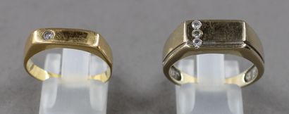 null Two square wedding rings decorated with brilliants, gross weight: 6.4 (TDD:...