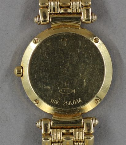 null BUCHERER

Bracelet-montre de dame en or jaune 18k, cadran à fond crème, index...