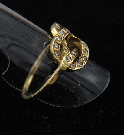 null 
*Ring knot in 18k yellow gold and brilliants, TDD: 52, gross weight: 3.8 g...