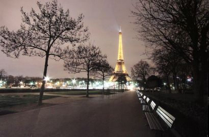 null ATELIER CONTEMPORAIN ed.

The Eiffel Tower at night

Print on plexiglas

100...