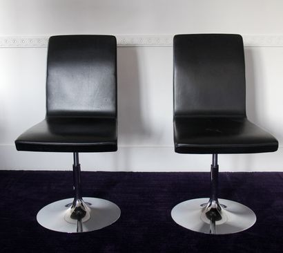 null Six swivel chairs with variable height in black grained leatherette, tulip-shaped...