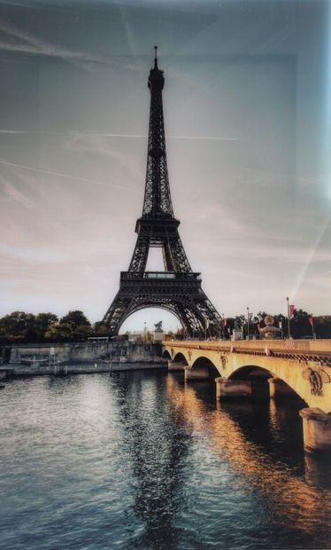 null ATELIER CONTEMPORAIN ed.

The Eiffel Tower

Print on plexiglas

150 x 92 cm...