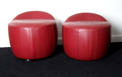 null Four round poufs with a light back in burgundy grained leatherette resting on...