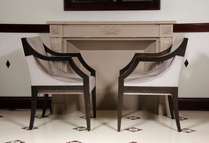null Pair of stained wood armchairs upholstered in pearl grey velvet.

H : 87 W :...