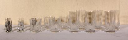 null Lot :

- Six orangeade glasses, four whiskey glasses engraved with pastilles.

-...