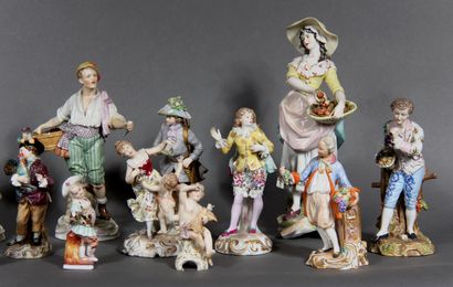 null Modern school.

Shepherds, shepherdesses and others.

Seventeen groups in polychrome...