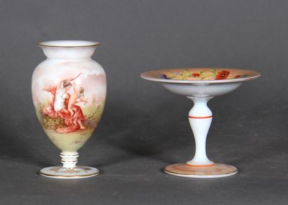 null Lot : 

- White opaline and old rose painted pedestal display stand with polychrome...