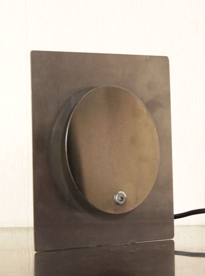 null Square wall lamp in chromed metal with round cover

19,5 x 19,5 cm.