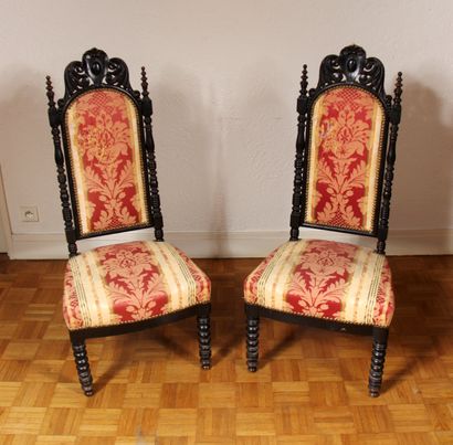 null Pair of high-backed chairs in blackened wood, Henri II style

H : 108 W : 44...