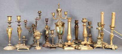 null Three pairs and various candlesticks and candelabras in bronze (accidents).