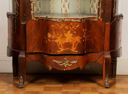 null Curved display cabinet with a doucine in veneer inlaid with flowers, opening...