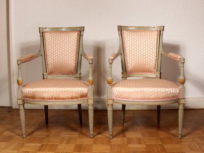 null Pair of grey lacquered and gilded wood cabriolet armchairs with trapezoidal...