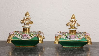 null Jacob PETIT

Pair of square covered bottles on heel in green and gold porcelain...