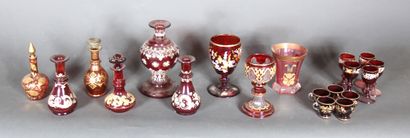 null Important lot of vases, glass on foot, flasks (missing stoppers and caps), glasses...