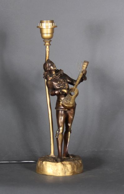 null Louis Mascré (1871 - 1929) d'après

Pierrot à la mandoline.

Sculpture en bronze...