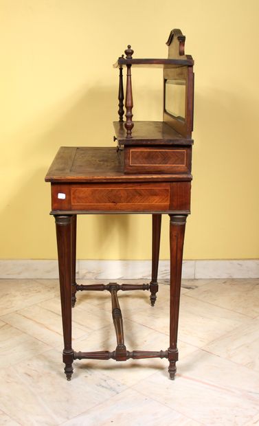 null Veneered desk with scrollwork, bisotée glass, one drawer in the belt, early...