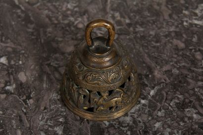 null Clochette en bronze

H : 12,5 cm.