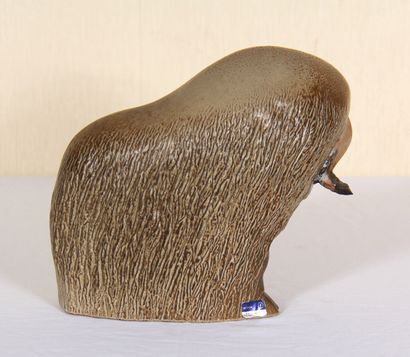 null Lot :

- Paul HOFF (1945-) Gustavsberg éd.

Le Mouflon, sculpture en céramique,...