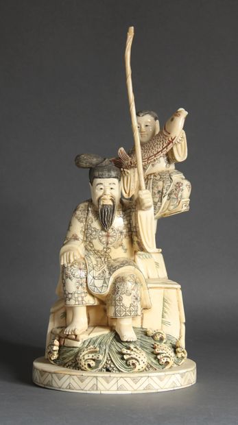 null Sculpture en placage d'os représentant un pêcheur et son fils, style japonais.

H...