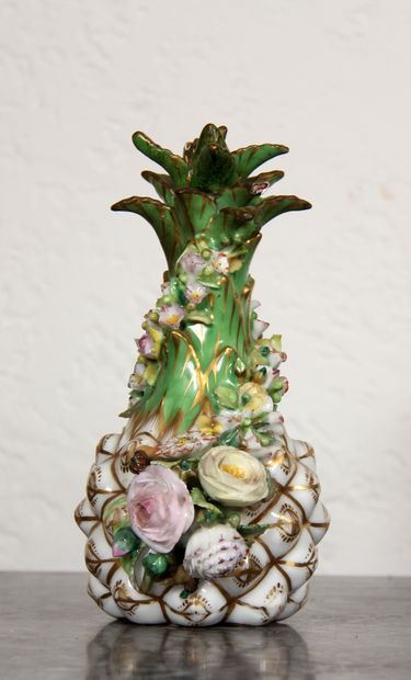 null Jacob PETIT

Pineapple covered bottle in polychrome porcelain with flowers in...