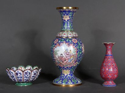 null Lot including a poly-lobed cup and two baluster vases, a small and a large one...