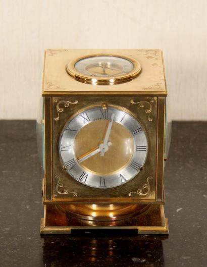 null HOUR LAVIGNE

Multifunctional revolving desk clock with barometer, compass,...