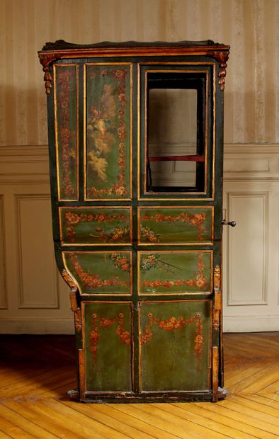 null Green lacquered wood chair with polychrome decoration of putti among clouds...