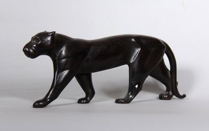 null VAGO

Panther

Sculpture in stained wood, signed.

H : 24 L : 61 cm.