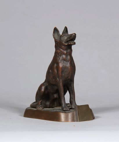 null Modern school

Seated dog

Bronze sculpture with a medal patina.

H : 16 cm...