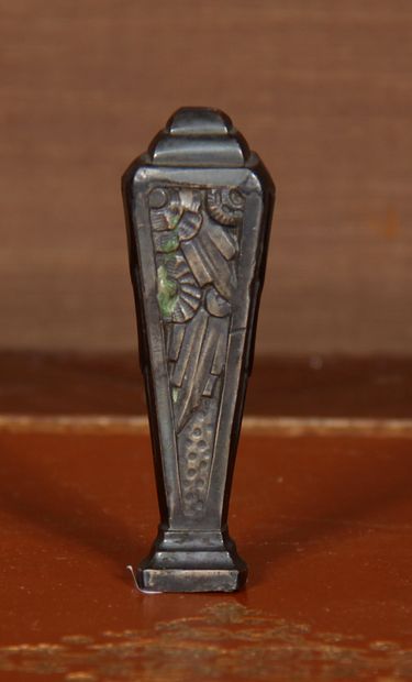 null Metal stamp, Art Deco work

H : 8 cm.