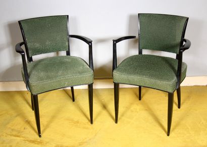 null Paire de chaises basses et quatre fauteuils en bois naturel, années 50 (accidents)

On...