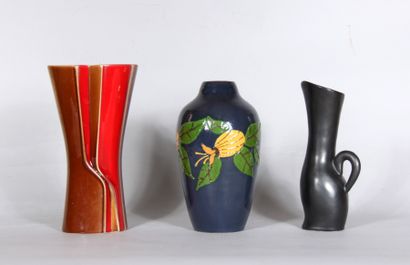 null Lot de trois vases en céramique