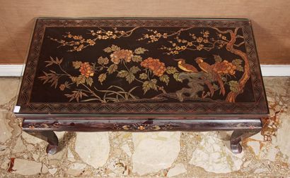 null Table basse en bois laquée noire à décor de fleurs, Chine moderne

H : 39 L...