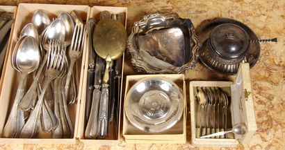null ERCUIS - CHRISTOFLE and others

Lot of silverware, coasters and other silver...