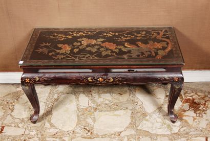 null Table basse en bois laquée noire à décor de fleurs, Chine moderne

H : 39 L...