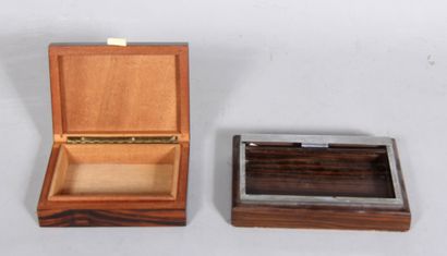 null Lot :

- Cigarette box in rosewood veneer and chromed metal

- Veneer and bakelite...