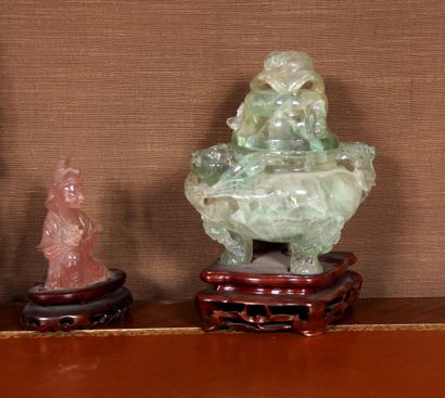 null Lot de sculptures en pierre dure, Chine moderne (accidents et manques)