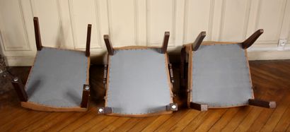 null Suite de six fauteuils en bois naturel, années 40

H : 78 L : 55 P : 48 cm....