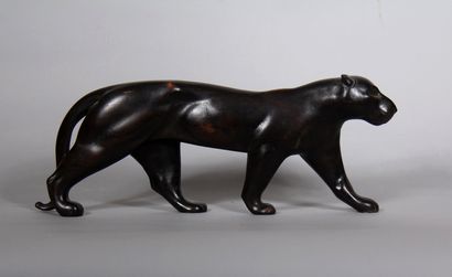 null VAGO

Panther

Sculpture in stained wood, signed.

H : 24 L : 61 cm.