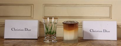 null CHRISTIAN DIOR

- Vase en verre transparent à décor émaillé de muguet, dans...