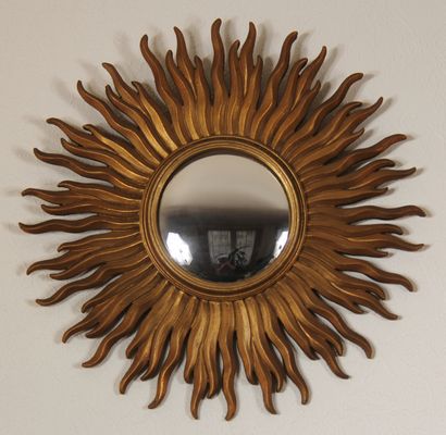 null Gilded wood sun mirror, modern work

D : 55 cm. (the glass is detached)