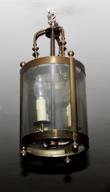 null Metal lantern with three lights, Louis XVI style

H : 41 cm.