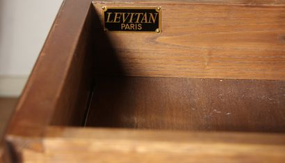 null LEVITAN

Bureau de pente en bois de placage, style Louis XV

H : 103 L : 66...