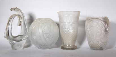 null Set of glass and cut crystal vases (chips)