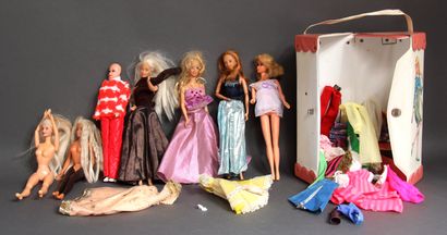 null MATTEL

Barbie 1966 China, Barbie 1966 Taiwan, Barbie 1966 brown legs China,...