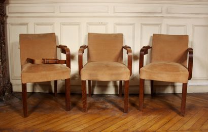 null Suite de six fauteuils en bois naturel, années 40

H : 78 L : 55 P : 48 cm....
